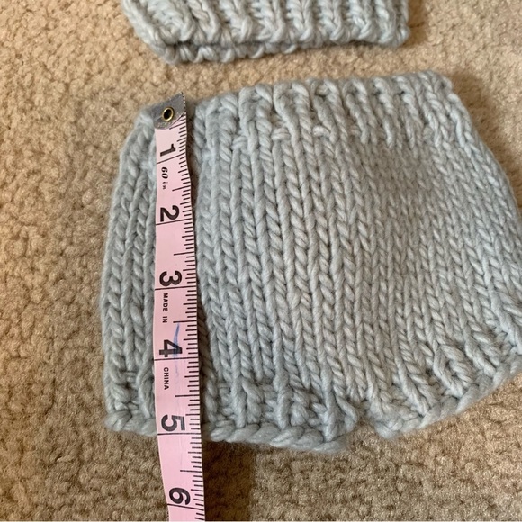 So Adorable 2 Piece Crochet Bunny Set 0-3 mths - Picture 6 of 7